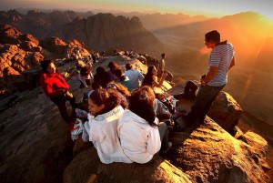 Un grupo de niñas egipcias de religión cristiana.