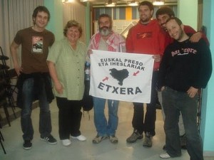 El "digno" Gordillo, con una pancarta de apoyo a ETA.