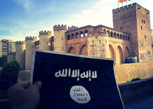 La bandera negra del IS, ante el palacio de la Aljafería en Zaragoza.