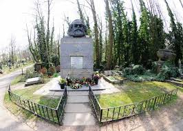 Imagen de la tumba de Karl Marx en el cementerio de Highgate de Londres.