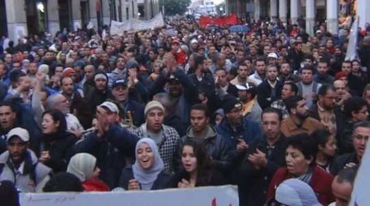 Marroquíes participando en una manifestación en Casablanca
