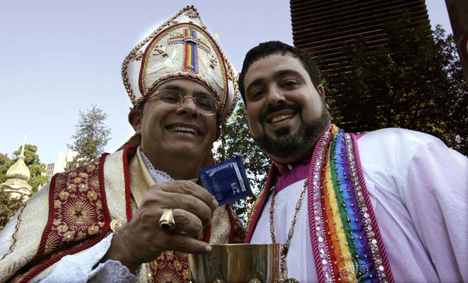 Mofas a los cristianos en el orgullo gay.