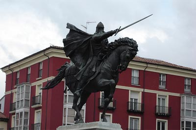 Estatua de El Cid Campeador, héroe de la resistencia española contra los invasores mahometanos.