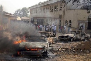 Atentado con coche-bomba contra una iglesia en Nigeria. Atentado con coche-bomba contra una iglesia en Nigeria.