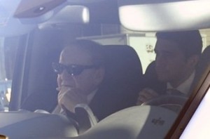 El magnate judío Sheldon Adelson a su llegada al Palau de la Generalitat. 
