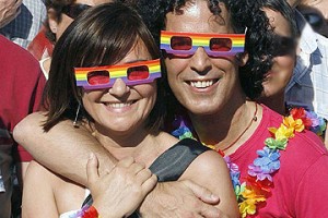 La ex ministra Carmen Calvo y Pedro Zerolo en la fiesta del Orgullo Gay.
