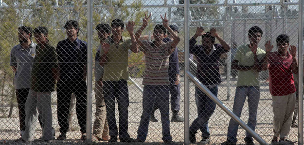 Inmigrantes irregulares en el campamento de detención de Amygdaleza, en Grecia.