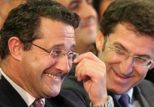 El dimisionario Conde Roa y el presidente gallego, Nuñez Feijoo.