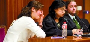Nabila Achir lloró ayer cuando escuchó el veredicto del portavoz del jurado. 