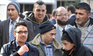 La pandemia se extiende por Europa. Grupo de pakistaníes juzgados en Inglaterra por violadores.