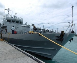 Buque guardacostas argelino en el puerto de Orán.