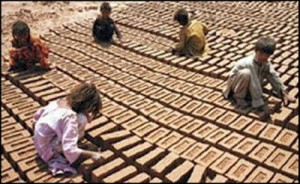 En la región del Punjab, miles de niños cristianos trabajan como esclavos.