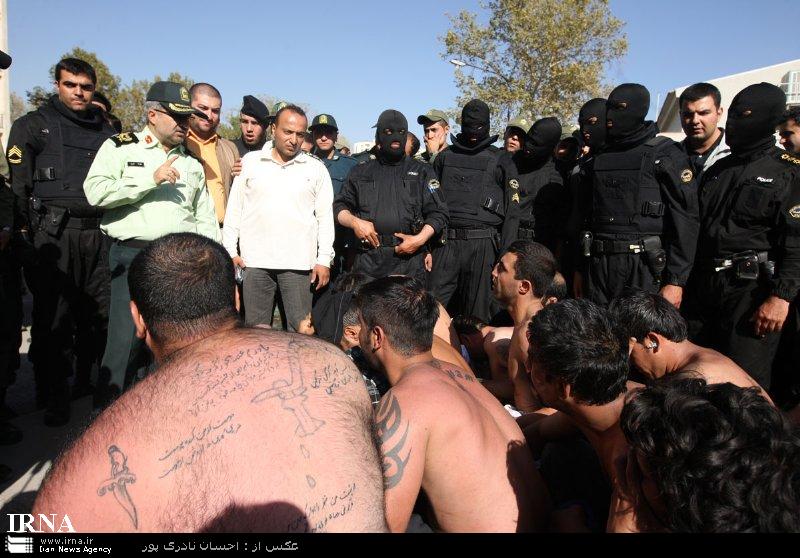 Iraníes detenidos por consumo de alcohol.