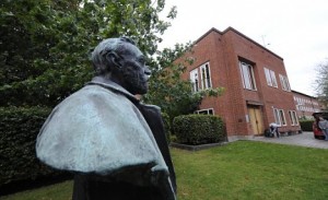 Al fondo, el instituto Karolinska, en Suecia. Al fondo, el instituto Karolinska, en Suecia.