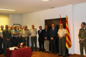 Imagen de la despedida del teniente coronel Pérez Francés, con la bandera catalana presente.