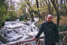 El autor del artículo, en el Monasterio de Piedra, en Aragón.