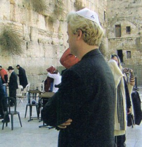 Wilders ante el muro de las lamentaciones.