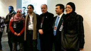 Colom, rodeado de inmigrantes musulmanes.