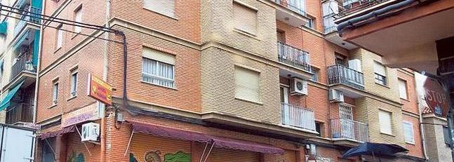 Edificio de la calle del Maestro Fernando Martín donde ocurrieron los hechos.