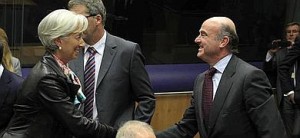 Lagarde saluda a De Guindos el domingo en Bruselas. 