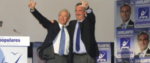 Ignacio Velázquez (d) y Julio Liarte (i), presidente y portavoz de PPL en la Asamblea autonómica de Melilla, respectivamente.