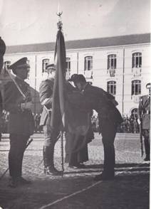 El coronel García-Conde, durante su jura de bandera.