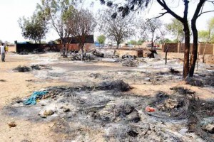 Un grupo abrió fuego y mató al sacerdote y a cinco fieles, y luego prendió fuego al templo
