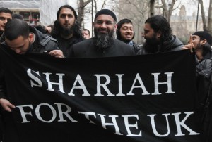 Yihadistas reclaman la 'sharia' en el Reino Unido.