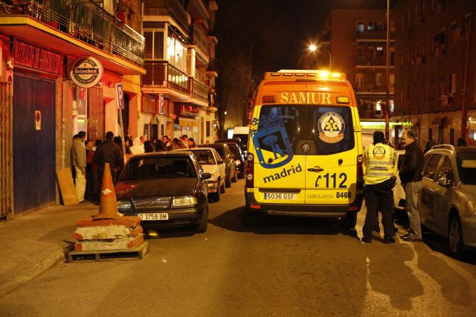 Los hechos ocurrieron en el número 1 de la calle Imagen, aunque la víctima se desplomó a la altura del 26, donde le atendió el Samur