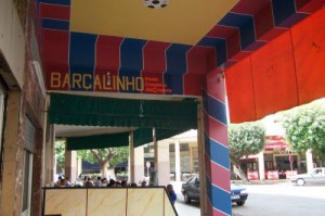 Un cafetín en Marruecos pintado con los colores del Barça