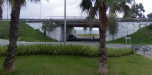 Uno de los accesos a la playa de Carvajal, en Benalmádena. 