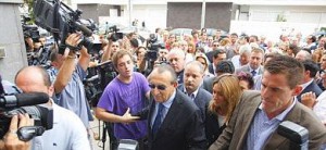 Carlos Fabra entrando a los juzgados de Nules en 2010.