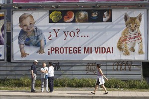 Cartel contra el aborto de la CEE.