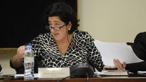 La alcaldesa de Manilva, Antonia Muñoz, en un Pleno del Ayuntamiento en diciembre pasado