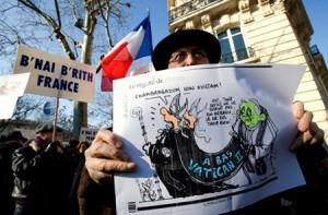 Miembros de la organización masónica judía B´nai B´rith atacan a la Iglesia católica en las calles de París