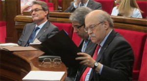 En la imagen, Artur Mas, Francesc Homs y Andreu Mas-Colell en el Parlamento de Cataluña.
