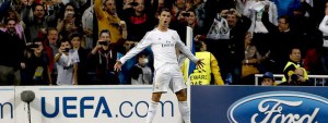 El delantero portugués del Real Madrid Cristiano Ronaldo celebra el gol marcado de penalti a la Juventus de Turín