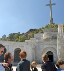 Arnold Schwarzenegger visitando el Valle de los Caídos. Foto: @advclinares.