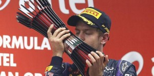 Sebastian Vettel celebra su triunfo en la India.