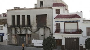 Sede de la Fundación Lebrija Solidaria que se está construyendo sobre el solar comprado por los cinco socialistas