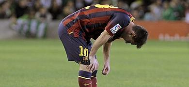 Leo Messi, después de sufrir una lesión contra el Betis.