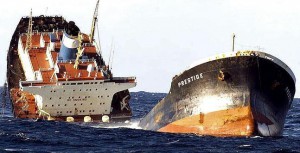 El 'Prestige', partido en dos. 