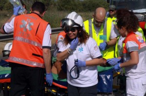 La doctora Pilar Rubio, centro de lafoto, durante una intervención.