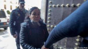 La cubana Ana María P.H. a su llegada al tribunal 