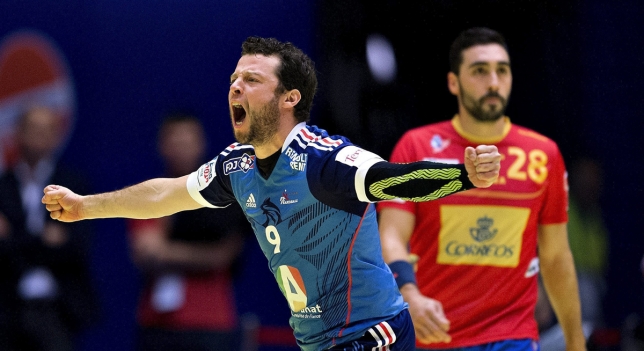 Guillaume Joli celebra un gol ante la desesperación española