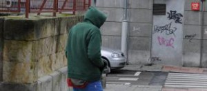 El violento indigente, A.K.