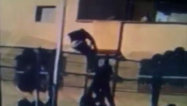 Imágenes de un videoaficionado muestran el asalto a la valla de Melilla.