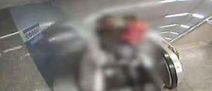 Las cámaras del metro grabaron el momento de la huida.