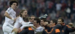 Los jugadores del Madrid celebran el pase a la final. 