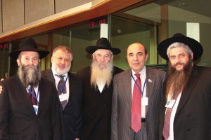 Igor Kolomoisky, segundo por la izquierda